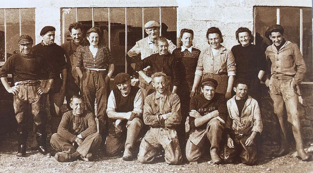 L'équipe du chantier ostréicole au printemps 1951